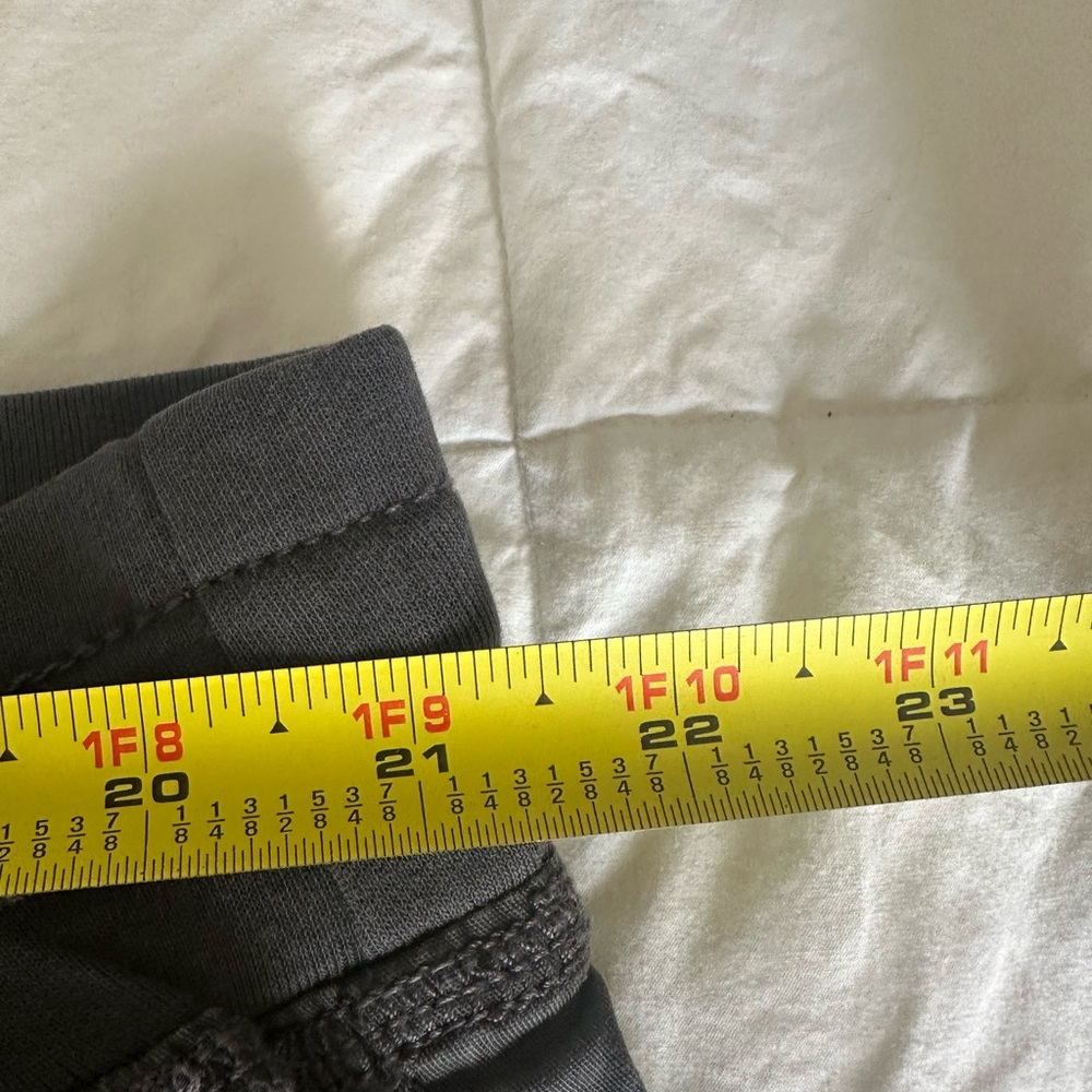 Women’s plus size 24W 2 pairs Charcoal gray and Olive green Cargo Pants - Picture 7 of 16